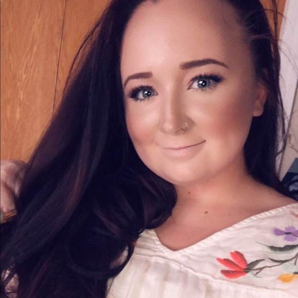 Meet your posher, Amy! - Picture 3 of 7